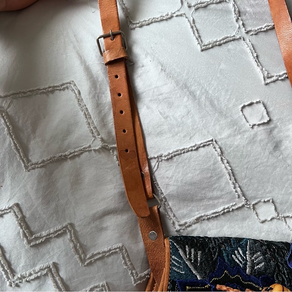 vintage embroidered leather crossbody bag - Picture 6 of 16